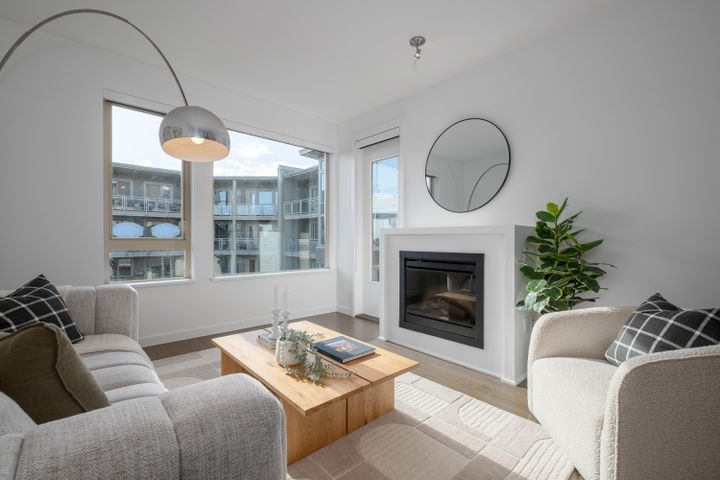 424-119-22nd-st-w-360hometours-07 at 424 - 119 W 22nd Street, Central Lonsdale, North Vancouver