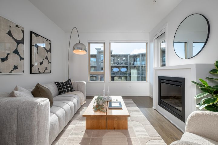 424-119-22nd-st-w-360hometours-08 at 424 - 119 W 22nd Street, Central Lonsdale, North Vancouver
