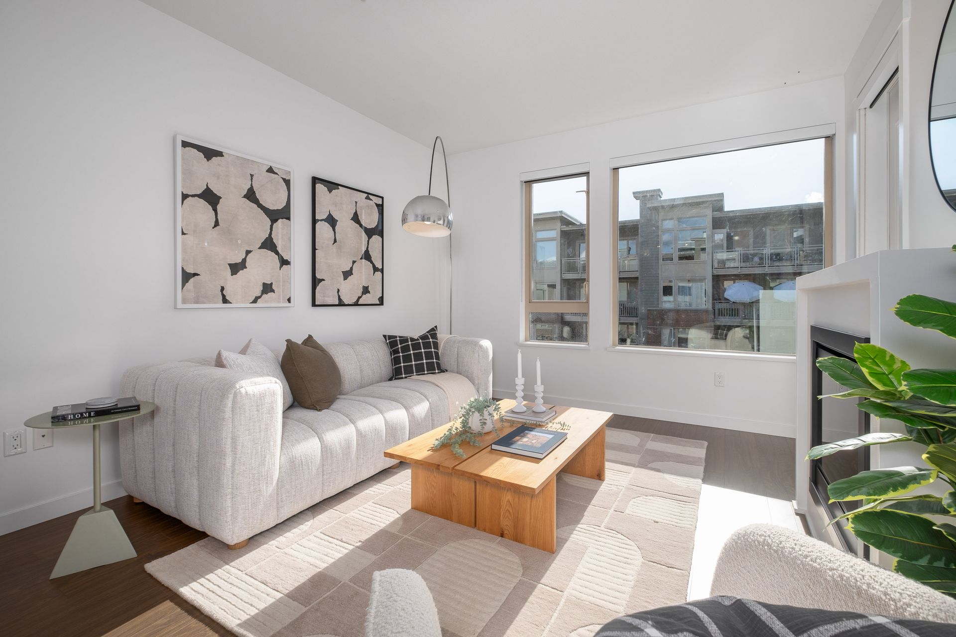 424-119-22nd-st-w-360hometours-06 at 424 - 119 W 22nd Street, Central Lonsdale, North Vancouver