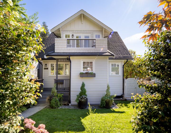 627-6th-st-e-north-vancouver-360hometours-003 at 627 E 6th Street, Queensbury, North Vancouver