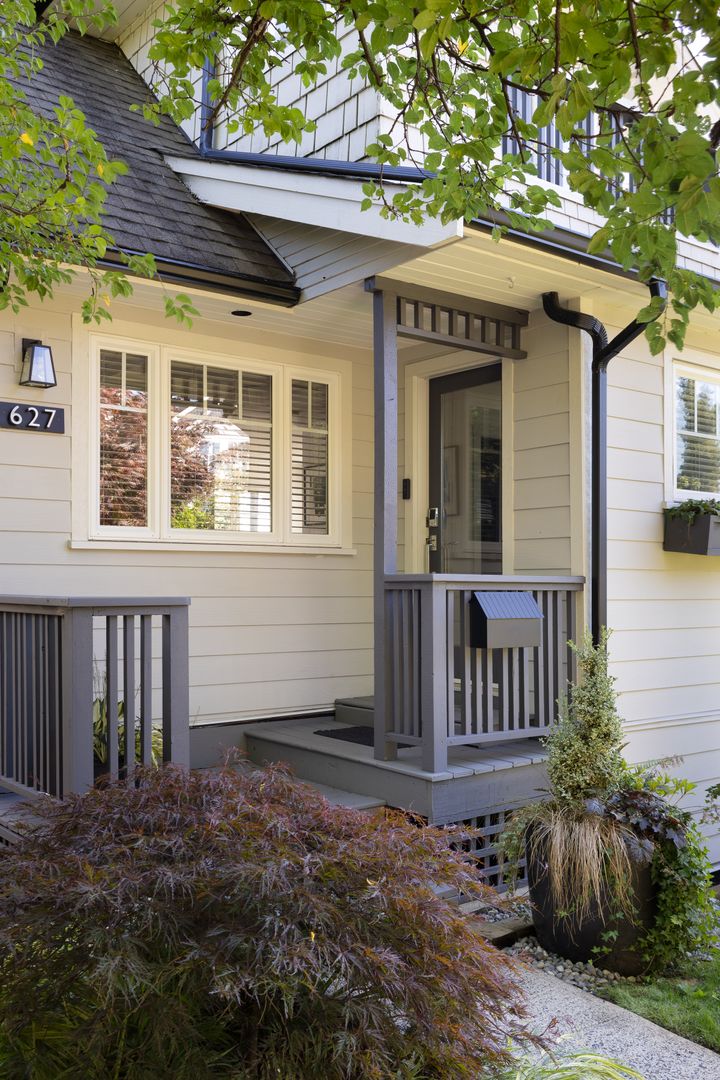 627-6th-st-e-north-vancouver-360hometours-004 at 627 E 6th Street, Queensbury, North Vancouver