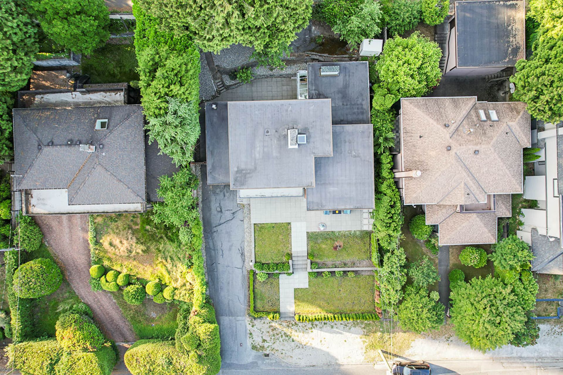 Ambleside Dream Home with Private Driveway and Gardens at 1555 Lawson Avenue, Ambleside, West Vancouver