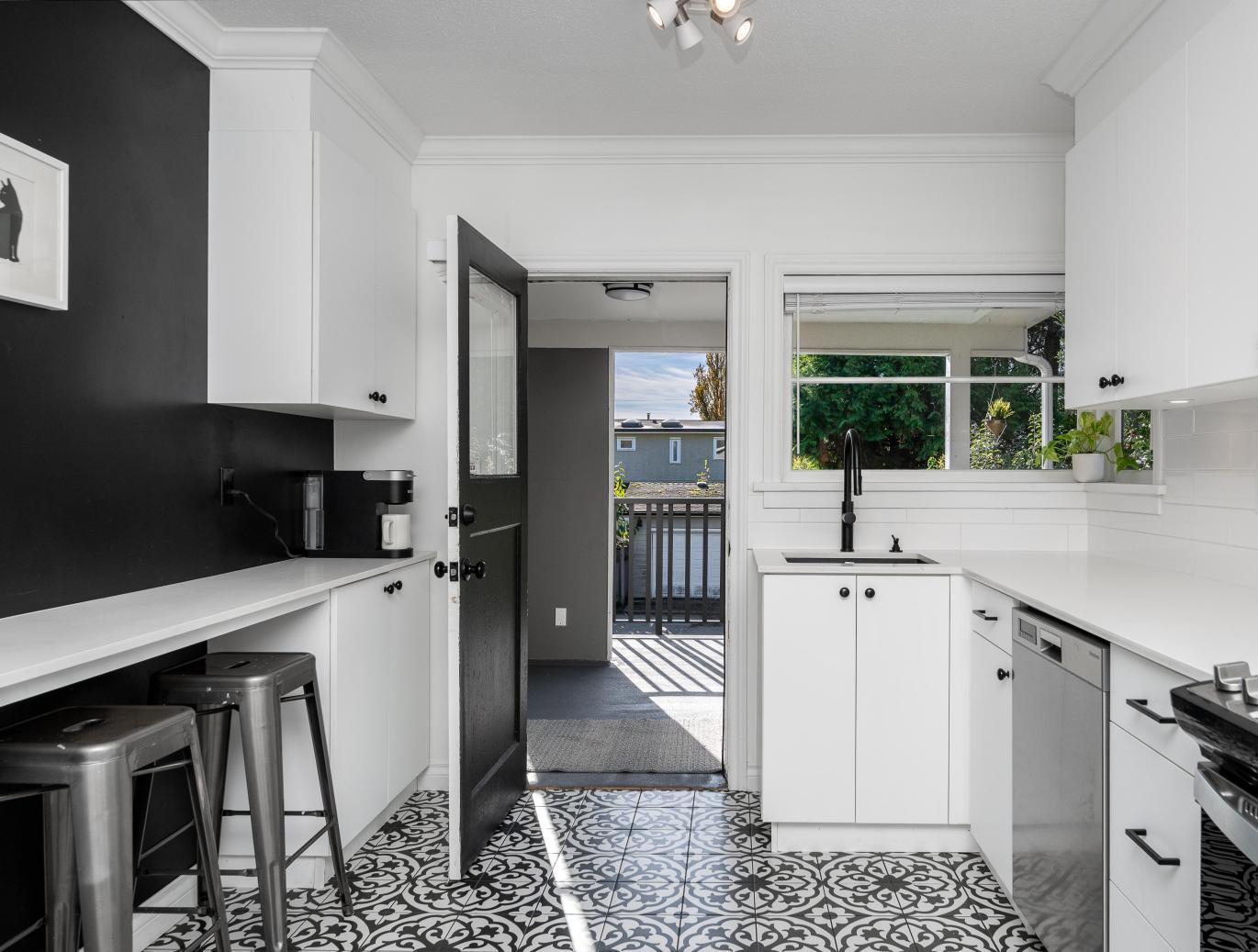 1258 Jefferson Avenue, Ambleside, West Vancouver 3