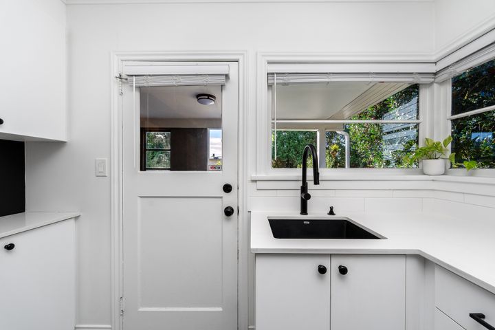 1258-jefferson-avenue-west-vancouver-12 at 1258 Jefferson Avenue, Ambleside, West Vancouver