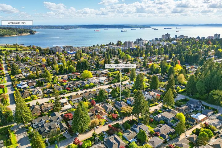 2 at 1258 Jefferson Avenue, Ambleside, West Vancouver