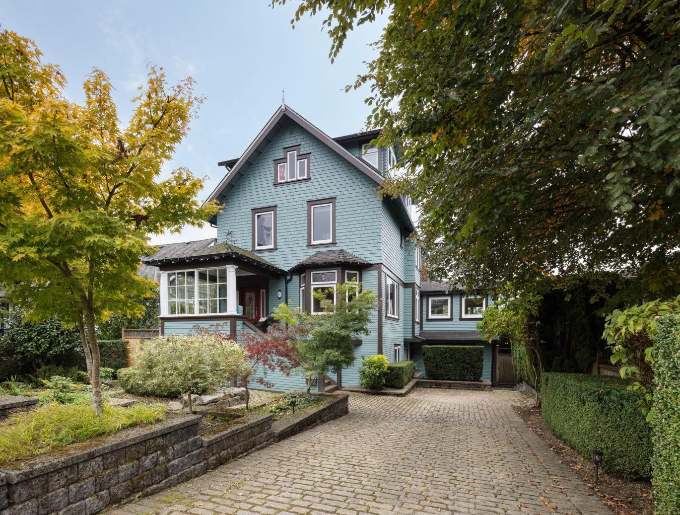 529 E 11th Street, Boulevard, North Vancouver 2