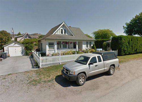 1086-martin-avenue-kelowna-north-kelowna-05 at 1086 Martin Avenue, Kelowna North, Kelowna