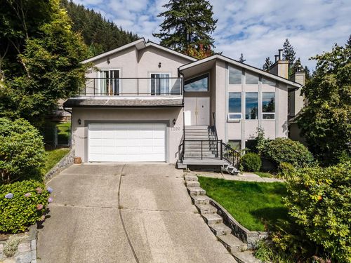 1260-evelyn-street-lynn-valley-north-vancouver-24 at 1260 Evelyn Street, Lynn Valley, North Vancouver