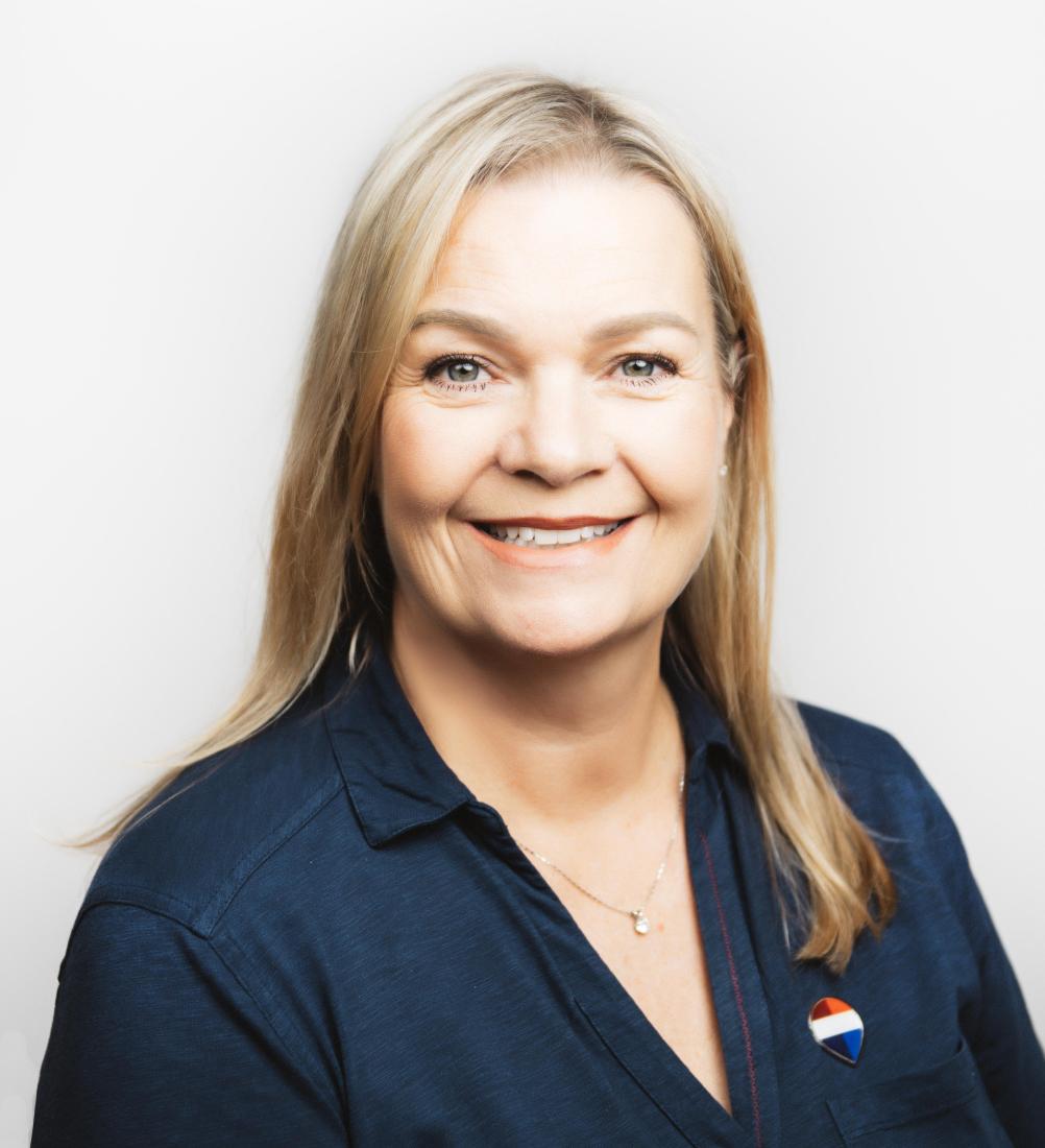 Kim Knutson team page photo