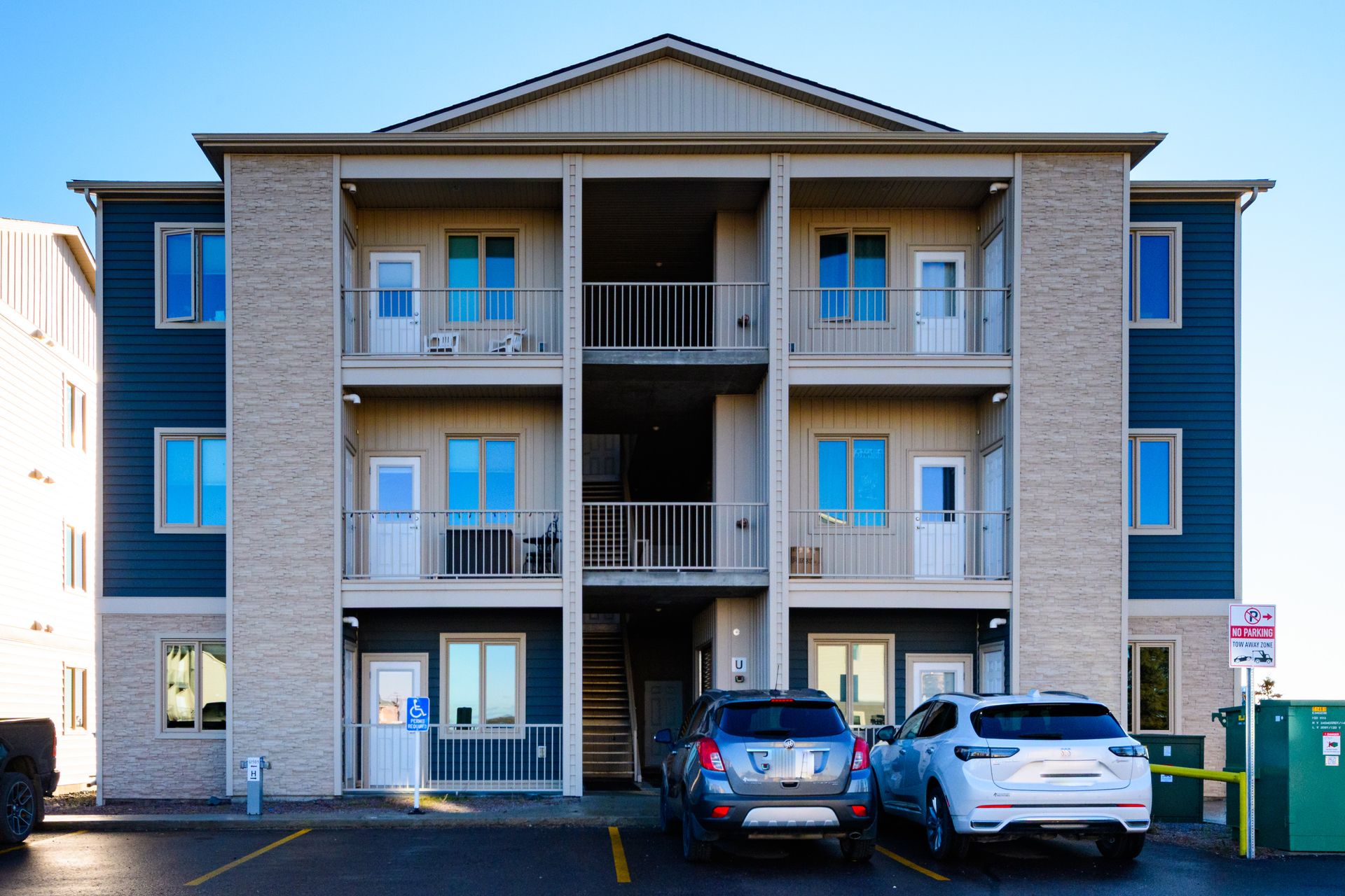 101U - 5009 44 Street, Yellowknife photo number 1