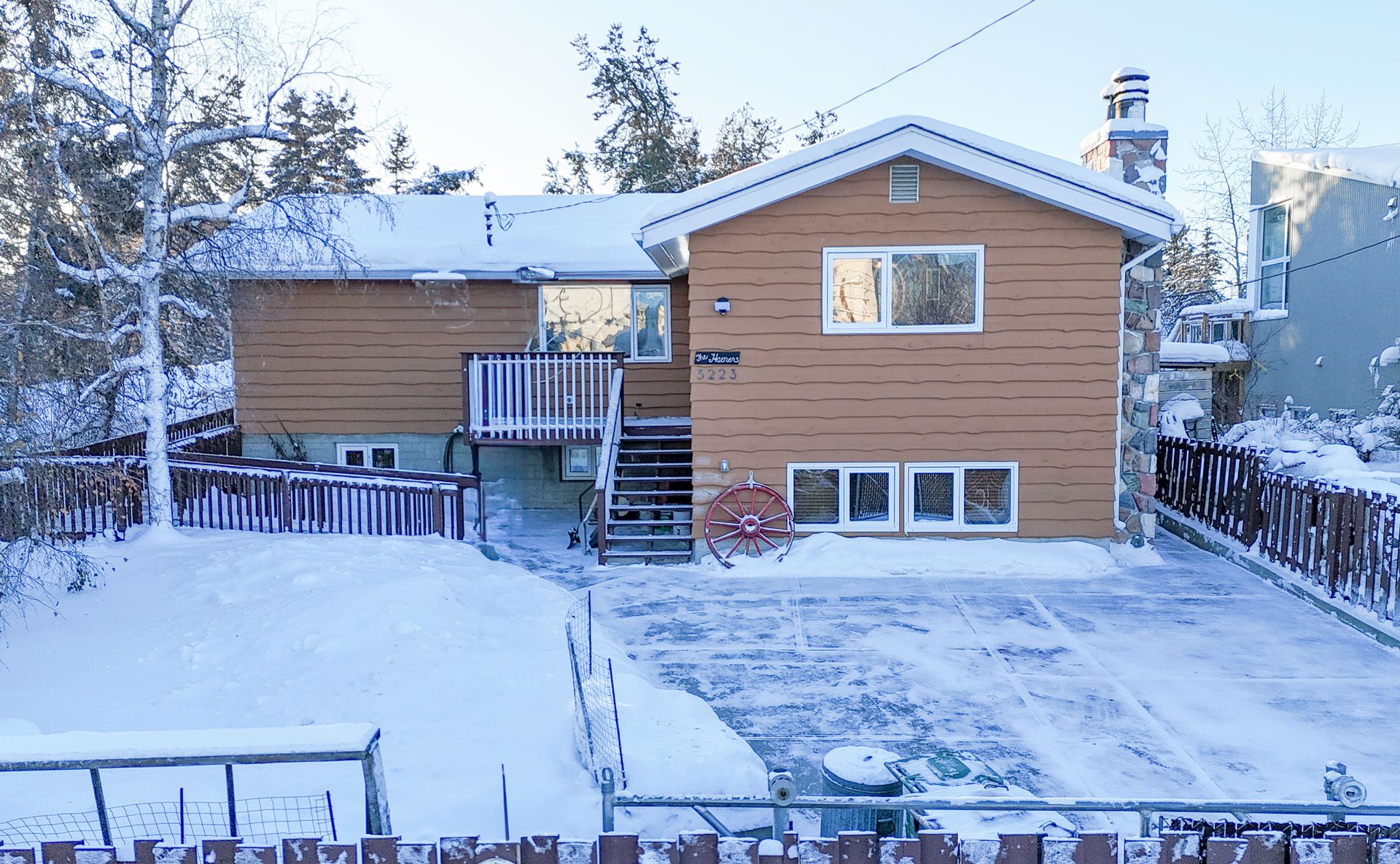 5223 53 Street, Yellowknife photo number 1