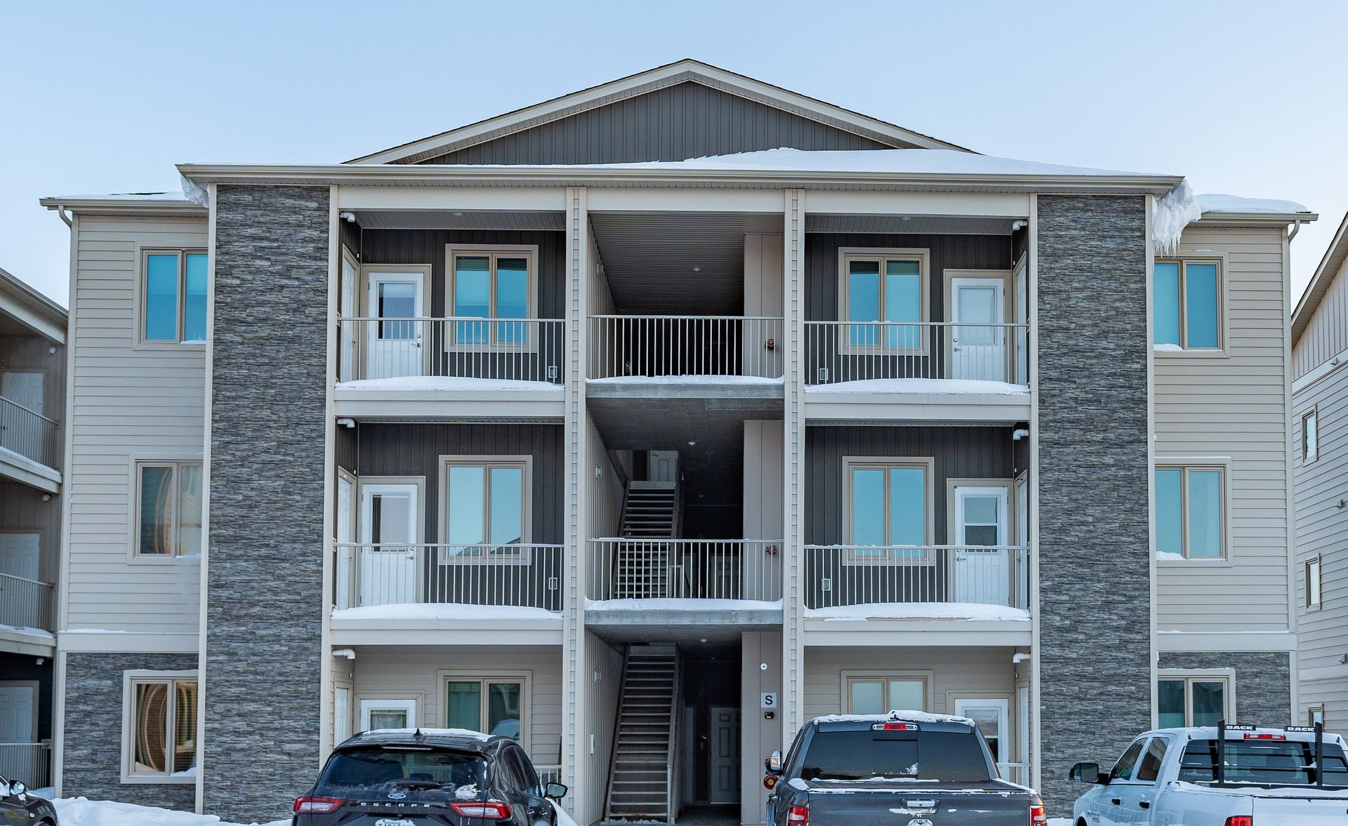 202 - 5009S 44 Street, Yellowknife photo number 1