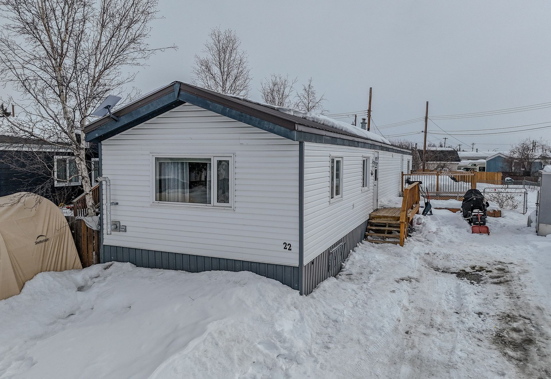 22 Lamoureux Road, Yellowknife photo number 1