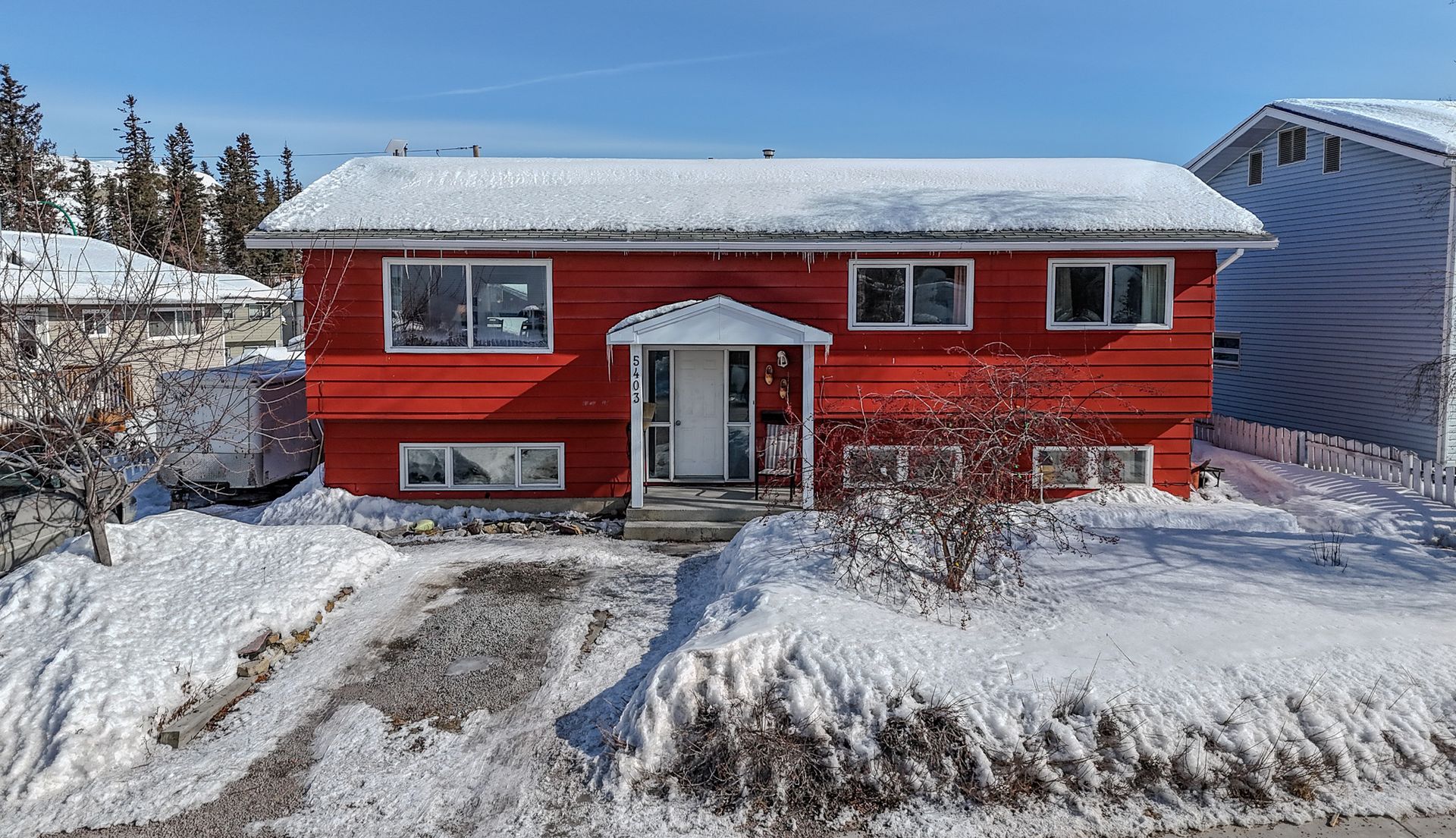 5403 49 Street, Yellowknife photo number 1
