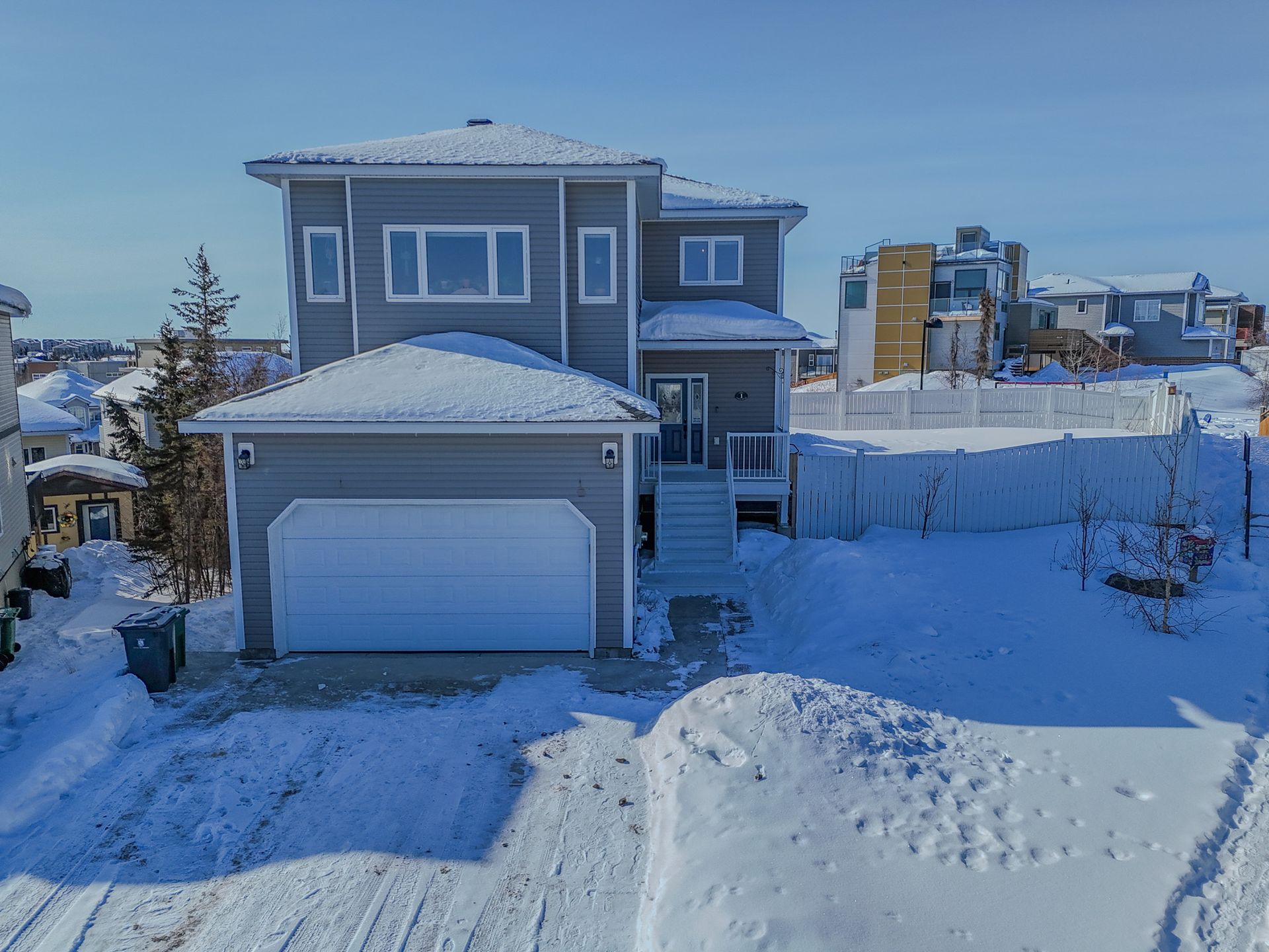 1 Lyons Point, Yellowknife photo number 1