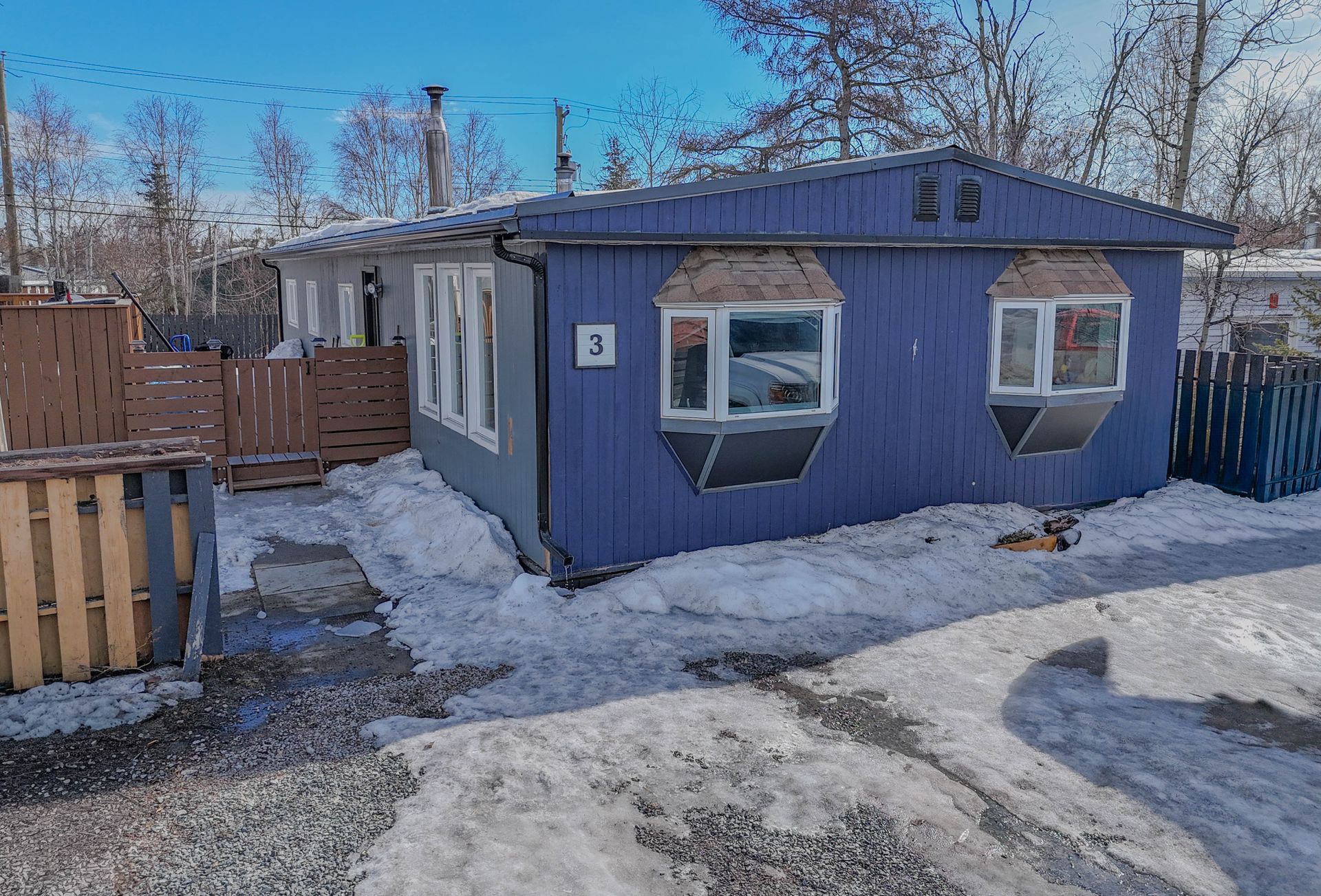 3 Taylor Road, Yellowknife photo number 1
