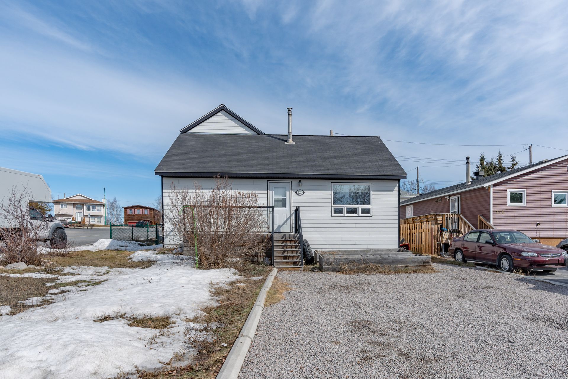 120 Knutsen Avenue, Yellowknife photo number 1