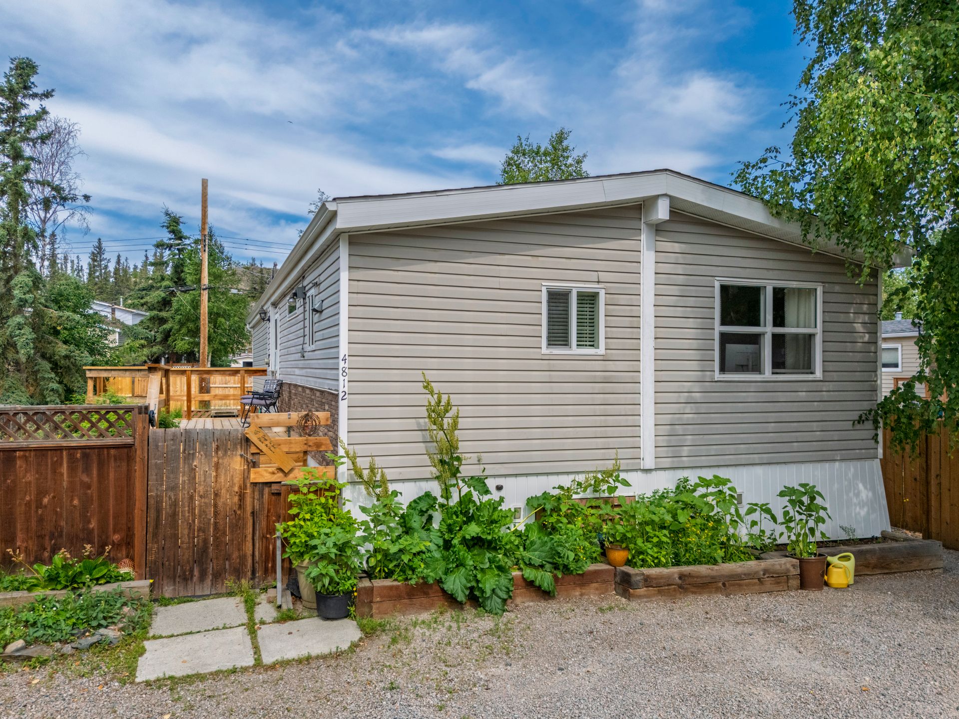 4812 School Draw Avenue, Yellowknife photo number 1