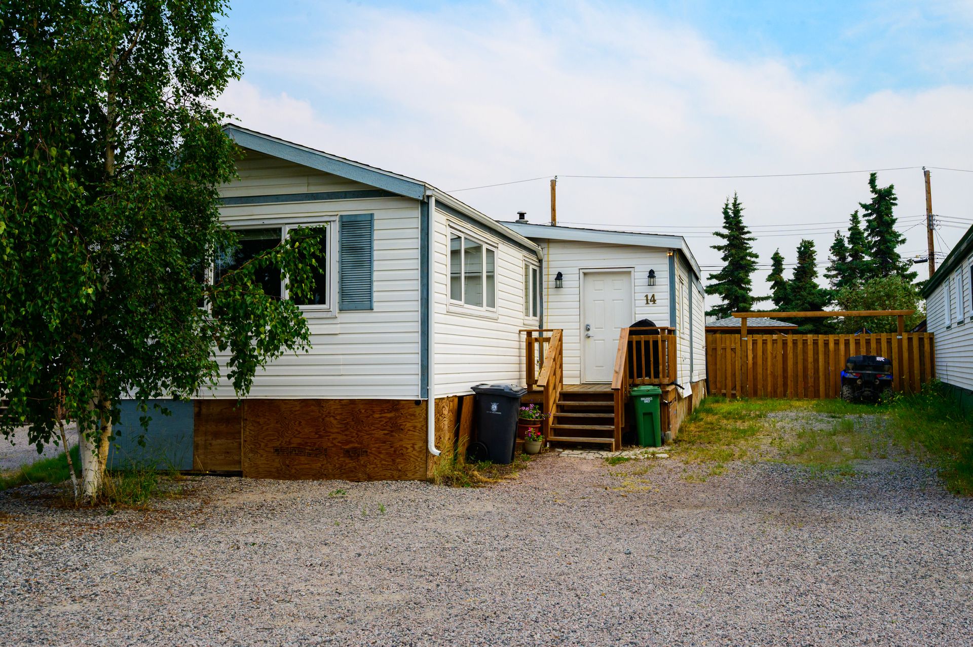 14 Lamoureux Road, Yellowknife photo number 1