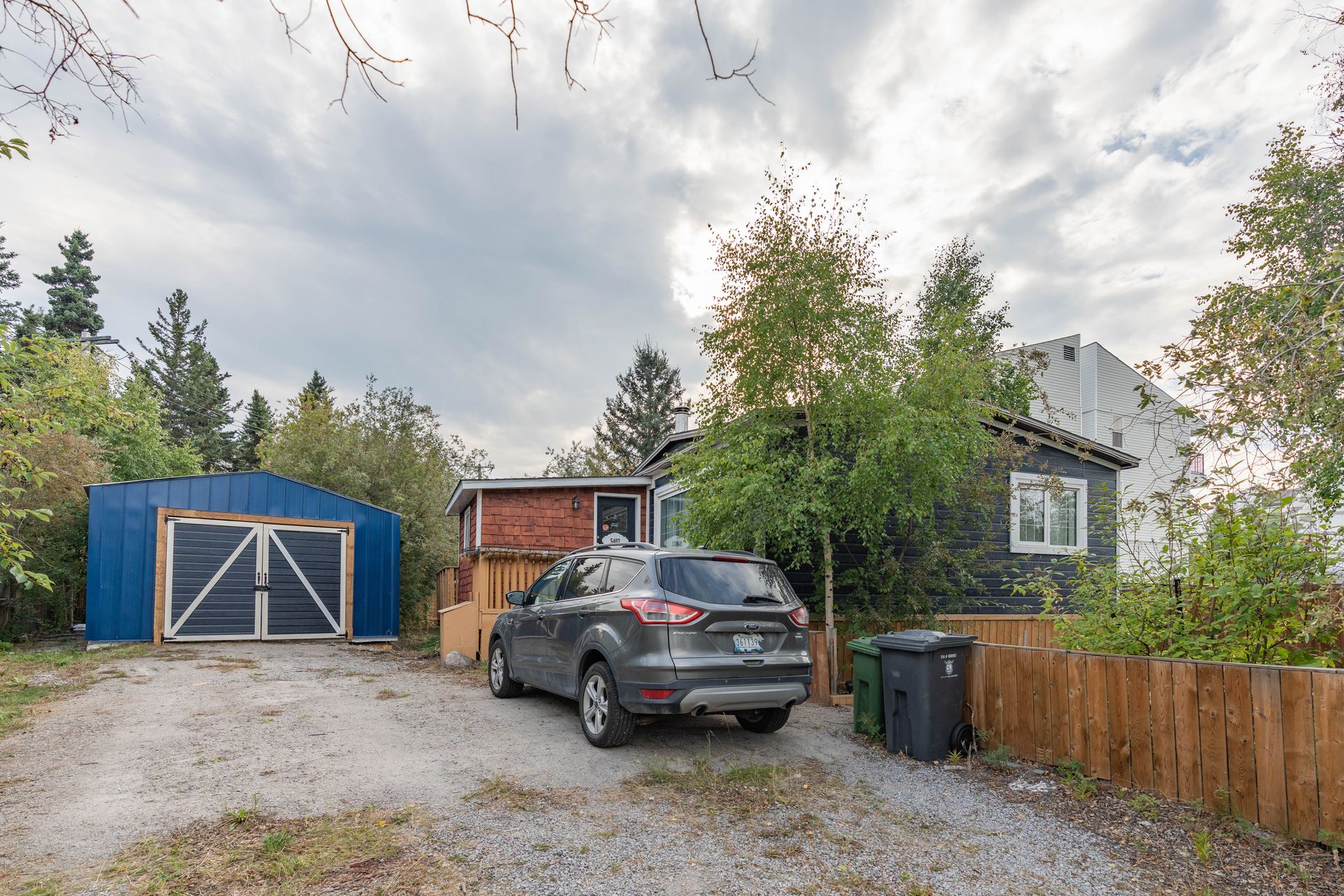 5402 49 Street, Yellowknife photo number 1