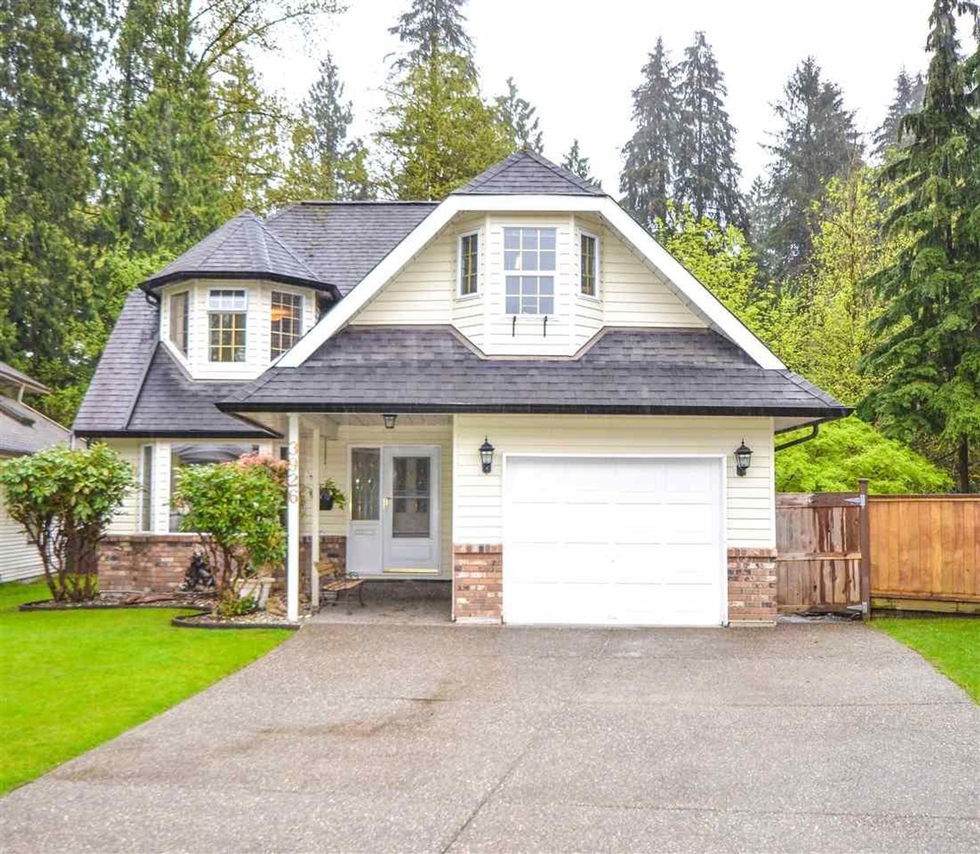 3926 Ambleside Close, Oxford Heights, Port Coquitlam