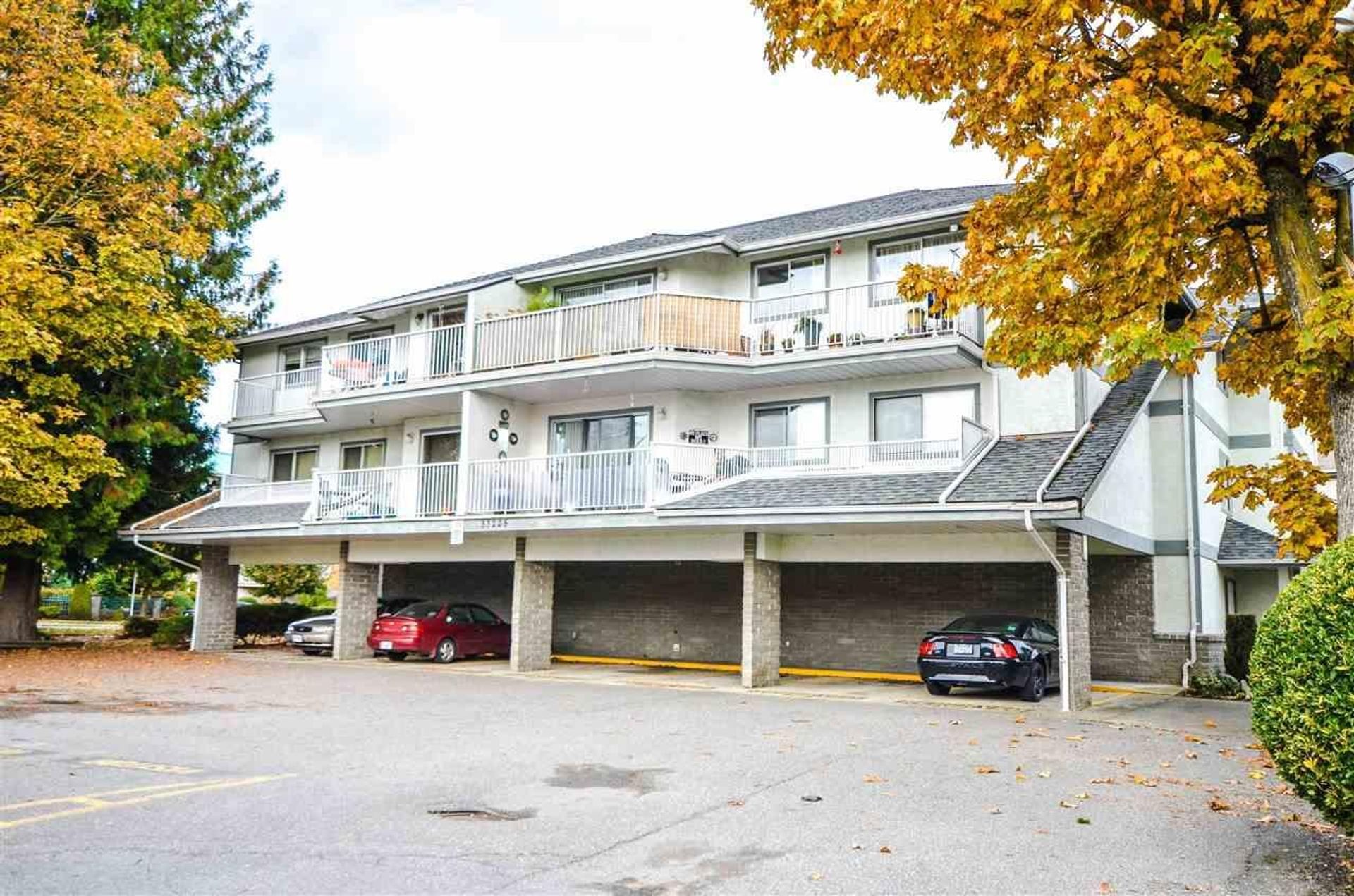 Photo of 303 - 33225 Old Yale Road, Central Abbotsford, Abbotsford