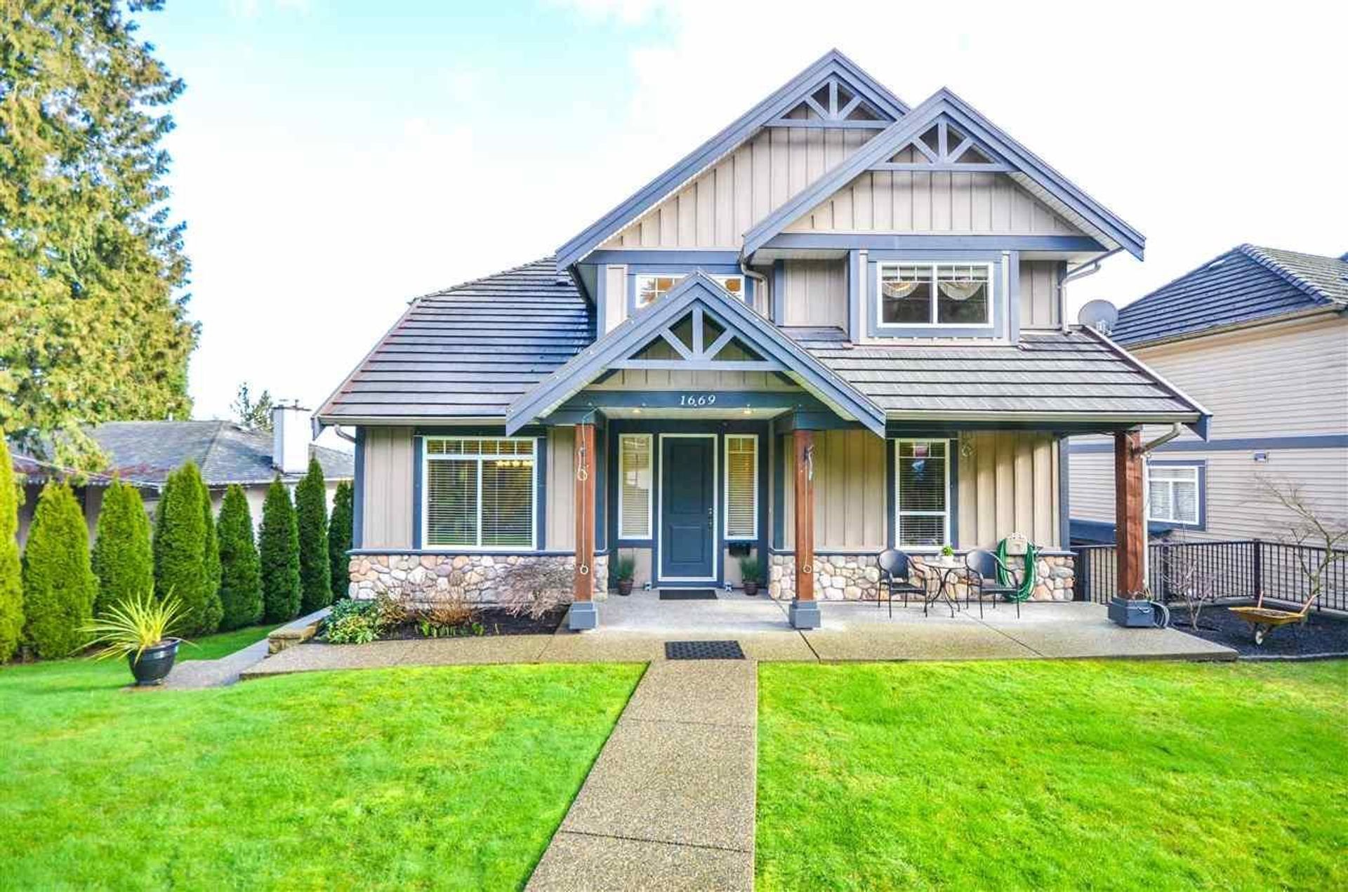 1669 Pitt River Road, Lower Mary Hill, Port Coquitlam