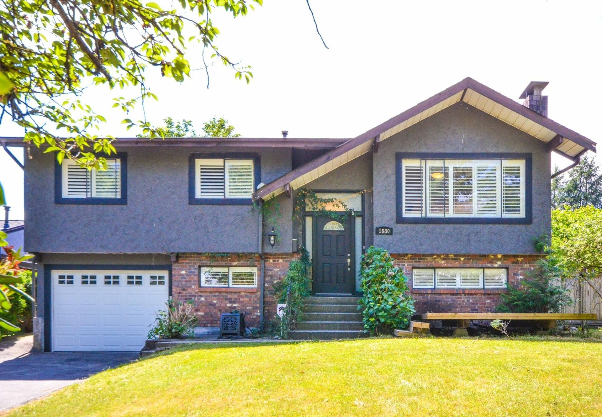 Photo of 1680 Connaught Drive, Lower Mary Hill, Port Coquitlam