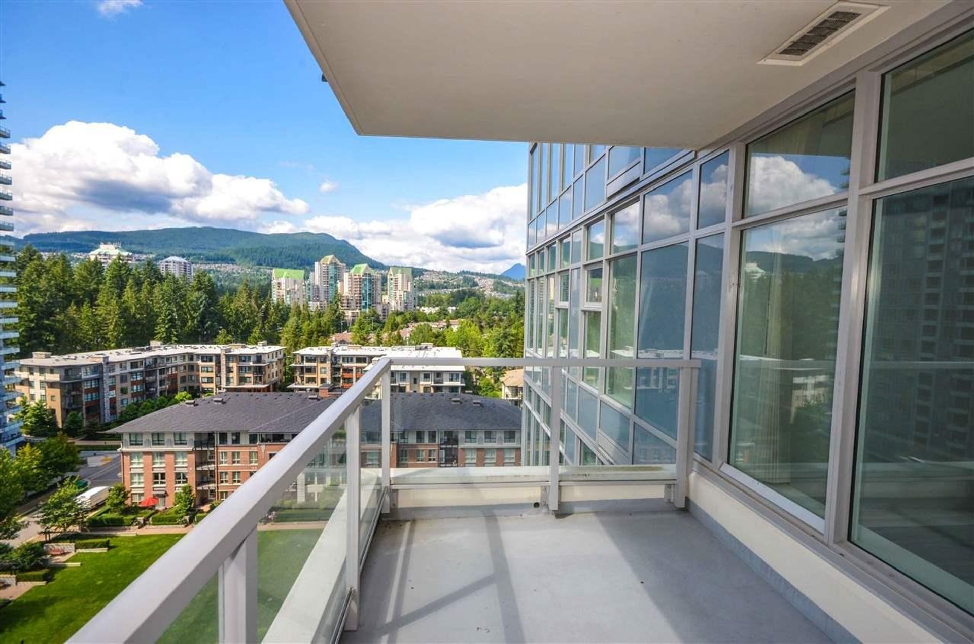 1505 - 3102 Windsor Gate, New Horizons, Coquitlam