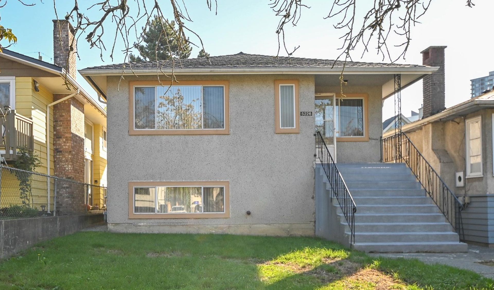 5226 Hoy Street, Collingwood VE, Vancouver East