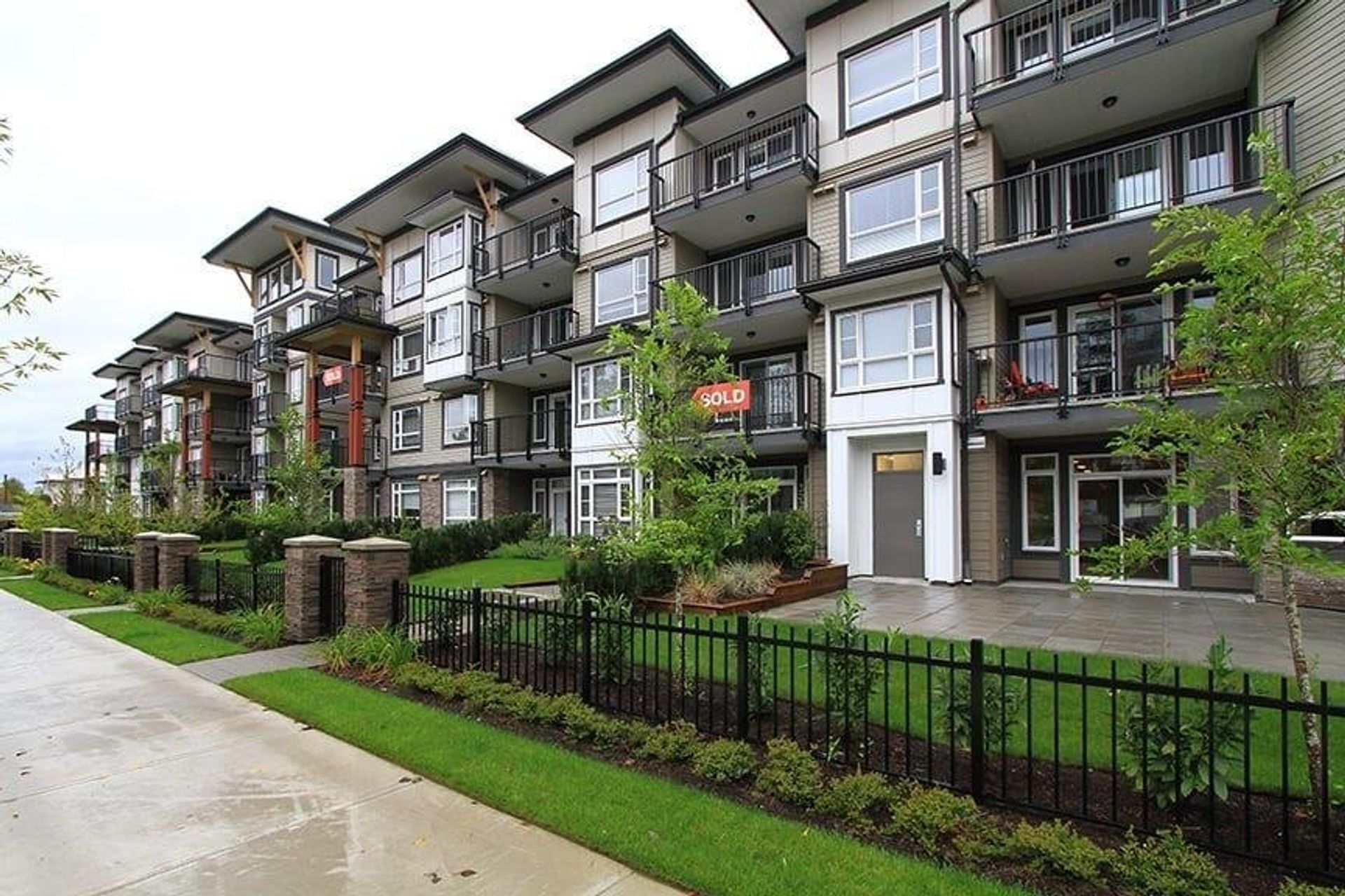 Photo of 416 - 12075 Edge Street, East Central, Maple Ridge