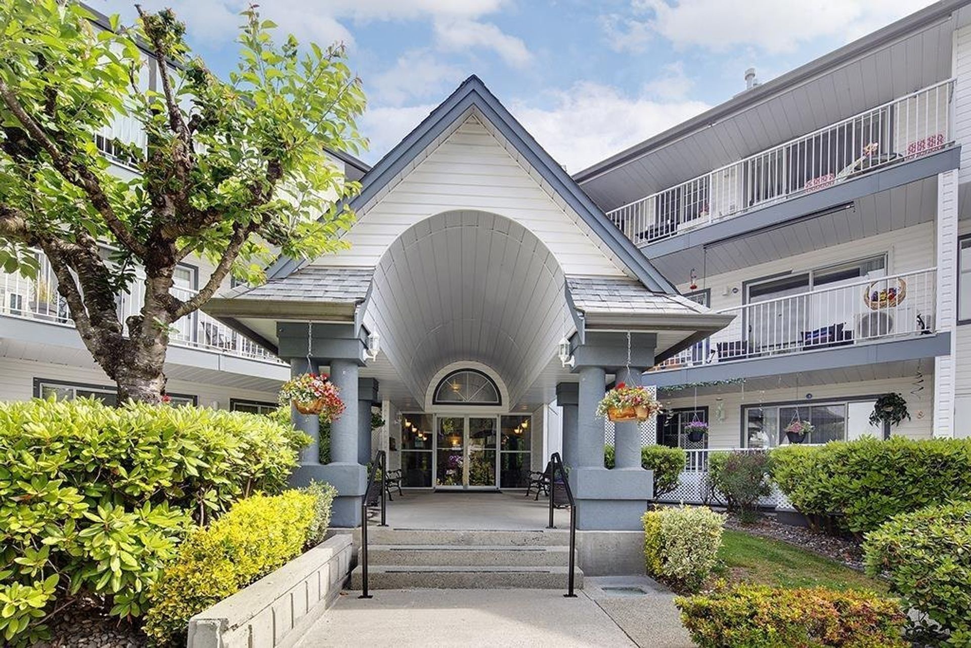 201 - 11601 227th Street, East Central, Maple Ridge