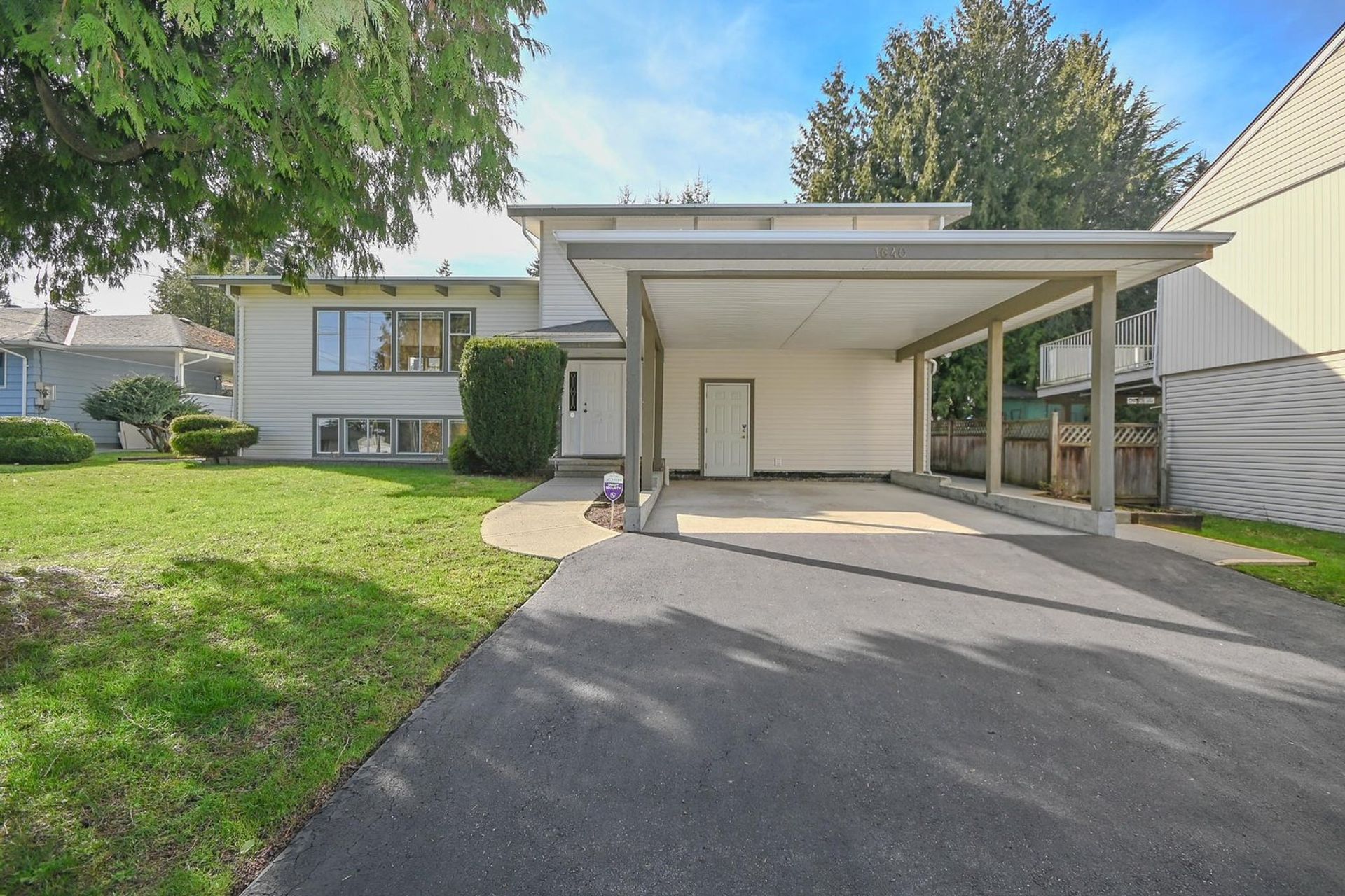 1640 Eastern Drive, Mary Hill, Port Coquitlam