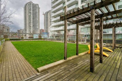 exterior-courtyard at #1310 - 988 Quayside Drive, Quay, New Westminster