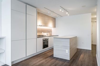 kitchen-island-fridge-pantry at #1310 - 988 Quayside Drive, Quay, New Westminster