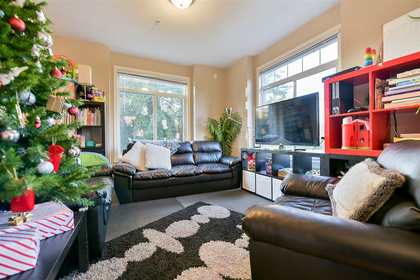 living-rm-2 at #210 - 13277 108 Ave, Whalley, North Surrey