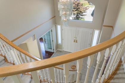 foyer at 7589 Manzanita Place, Burnaby East