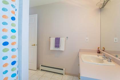 bathroom upper at 720 Anderson Cresent, Sentinel Hill, West Vancouver
