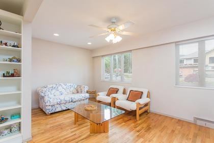 family room at 720 Anderson Cresent, Sentinel Hill, West Vancouver