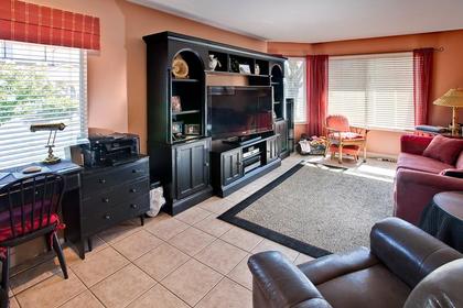 family room at #126 - 20391 96th Ave, Walnut Grove, Langley