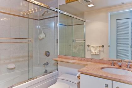 4pc Bathroom at #1106 - 1500 Hornby St, Yaletown, Vancouver West