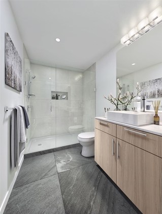 bathroom at #401 - 11718 224th Street, West Central, Maple Ridge