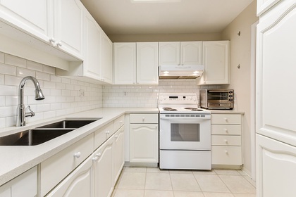 262562877-9 at #209 - 6707 Southpoint Drive, South Slope, Burnaby South