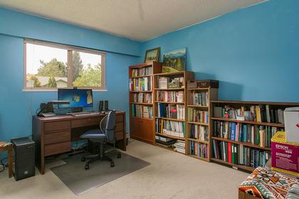 bdrm-3rd at 4952 208a Street, Langley City, Langley