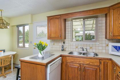 kitchen-main at 4952 208a Street, Langley City, Langley