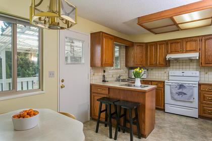 kitchen-nook at 4952 208a Street, Langley City, Langley