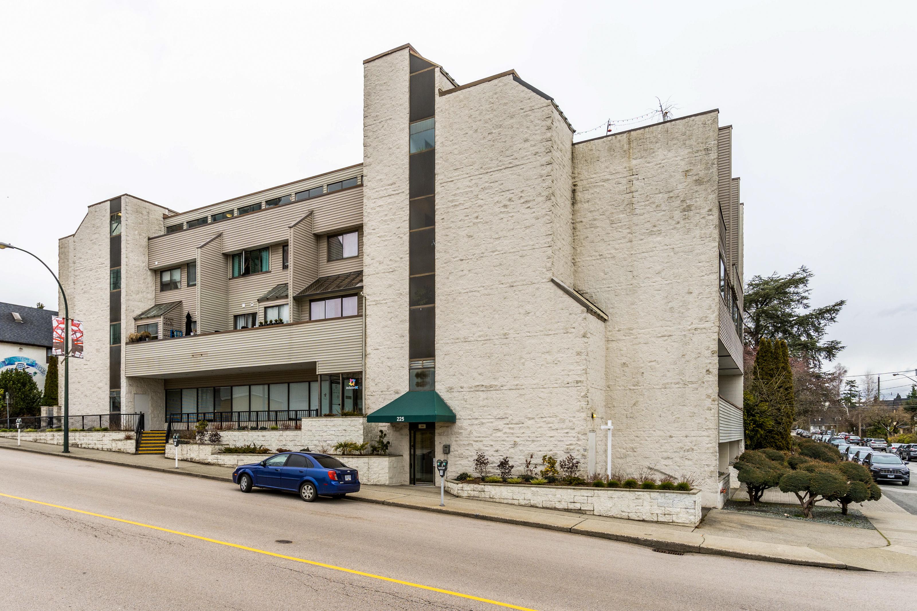 207 - 225 Sixth Street, Queens Park, New Westminster by Sach Group 207 - 225 Sixth Street, Queens Park, New Westminster