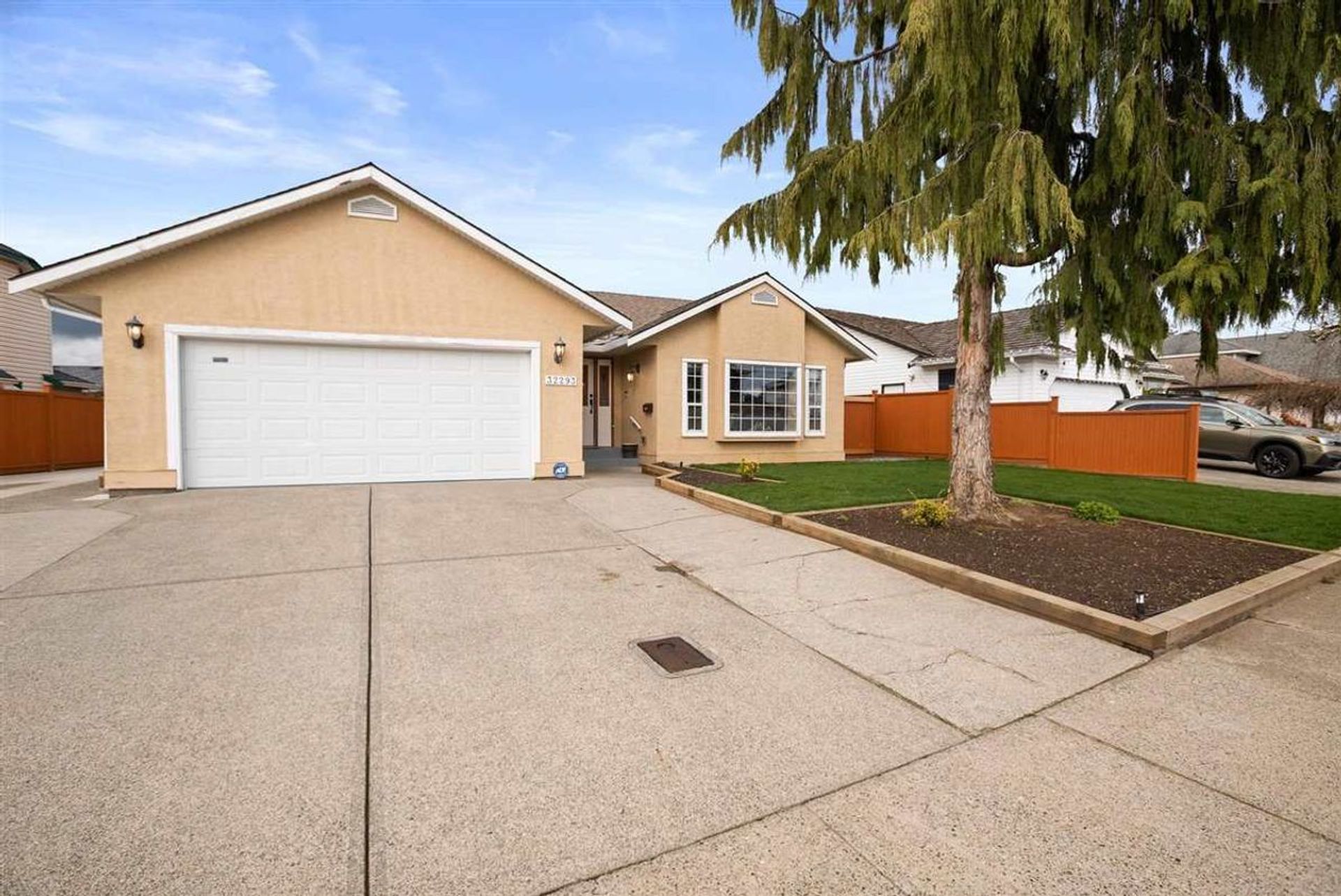 32293 Nakusp Drive, Abbotsford West, Abbotsford  by Sach Group 32293 Nakusp Drive, Abbotsford West, Abbotsford