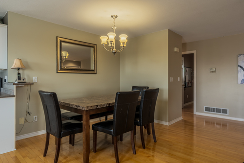 06 at 322 Teck Street