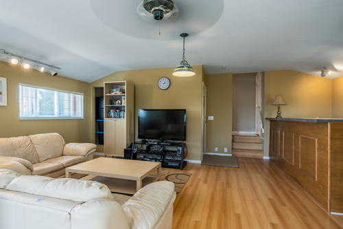 10 at 322 Teck Street 10 at 322 Teck Street